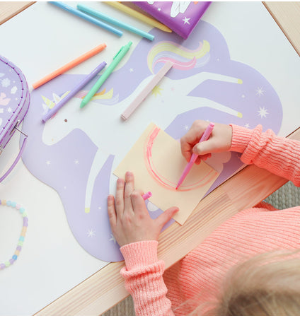 Tischset: springendes Einhorn